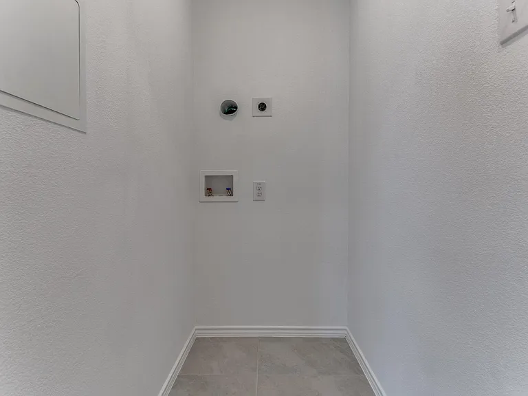 127 Sunflower St — Photo 13