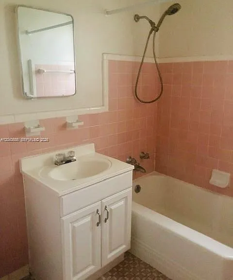 1008 E Ponce De Leon Blvd #3 — Photo 6