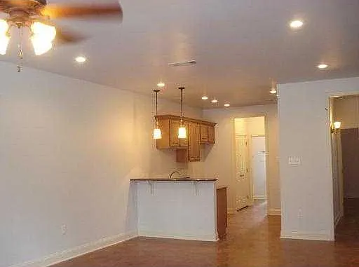 3 bed, 2.0 bath, 1274 sqft, $1,500 — Photo 2