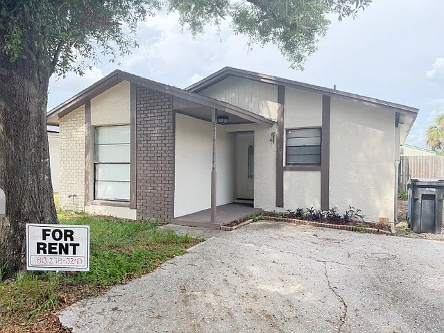 2 bed, 925 sqft, $2,100 — Photo 1