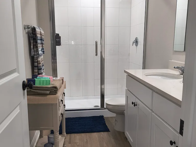 8 Unique Ct #B — Photo 43