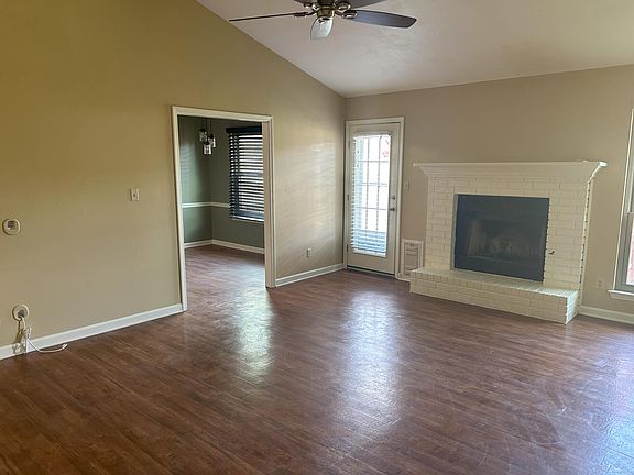 2nd image of 32 Zircon Dr