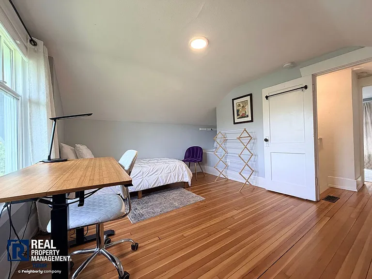 4310 N 31st St — Photo 15