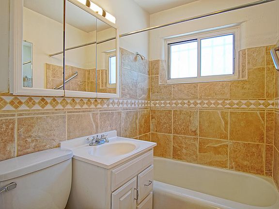 4th image of 1342 Dartmouth Dr NE