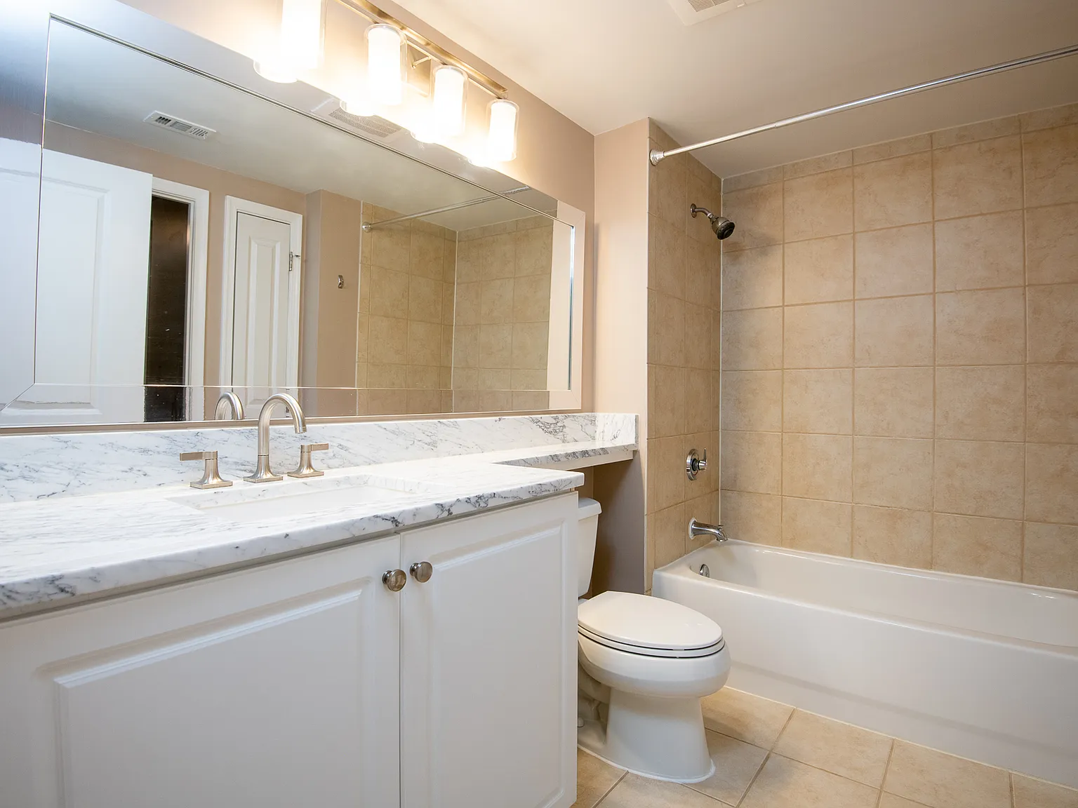 1 bed, 752 sqft, $2,655 — Photo 2
