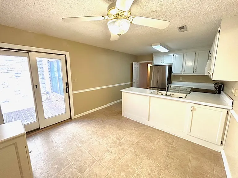 234 W Lake Cir — Photo 7