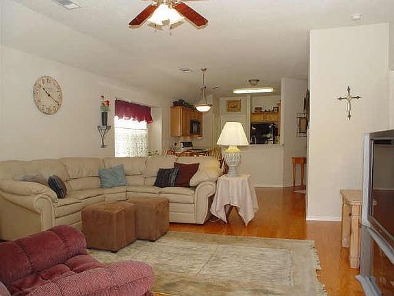 3rd image of 501 Horse Shoe Dr