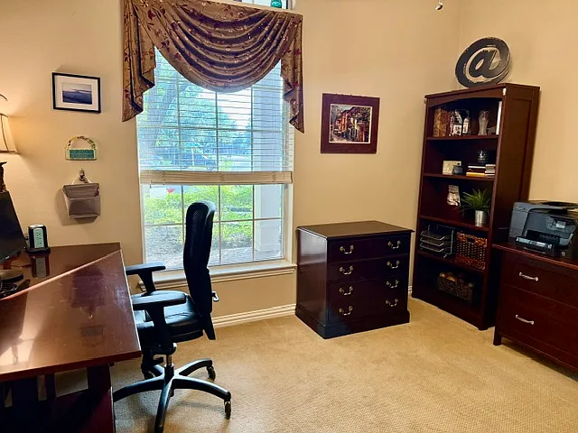 Andover Manor Dr — Photo 8