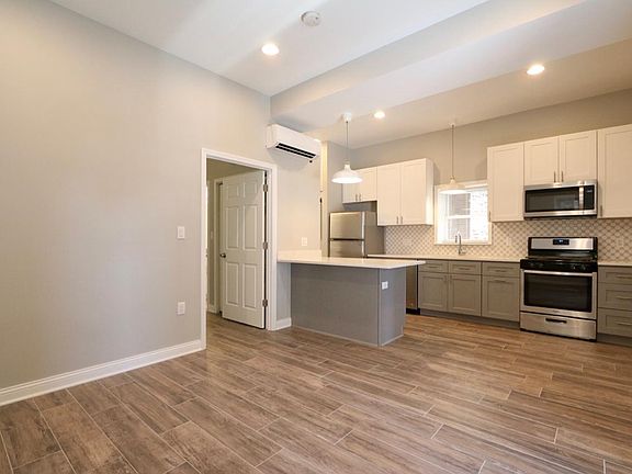 2nd image of 1921 S Peoria St #1R
