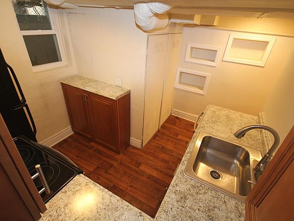 4th image of 381 S Logan St #1