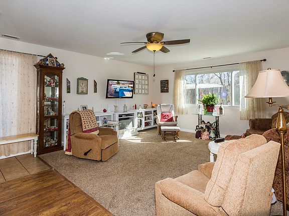 3rd image of 1970 Catalpa Cir