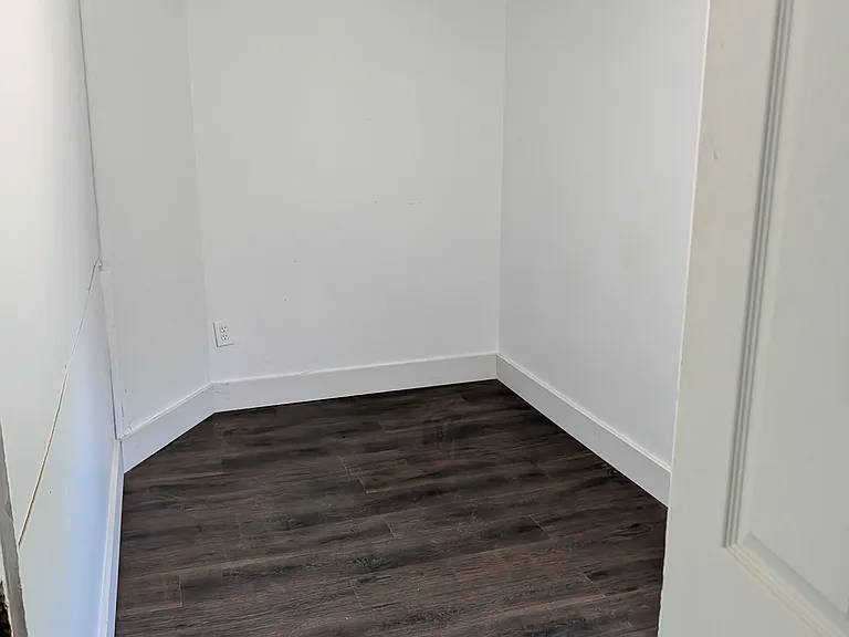 1908 Darnell Dr — Photo 10