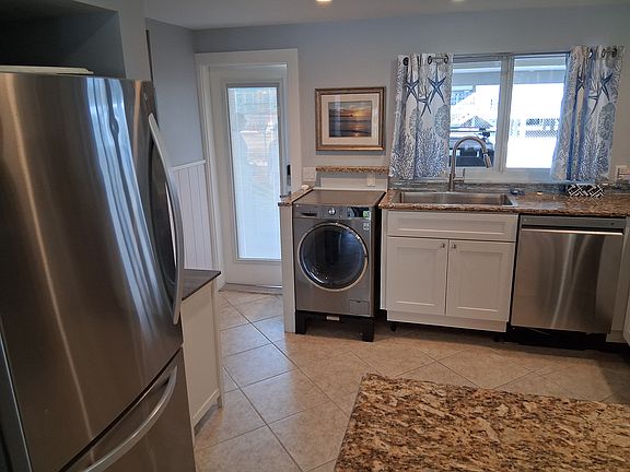 Top & bottom fridge and ice maker.