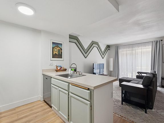 5th image of 70 Yosemite Ave APT 106