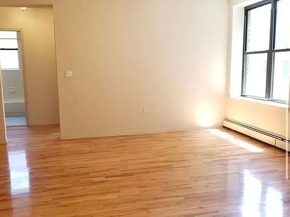 3rd image of 1230 Sheridan Ave APT 1C