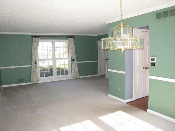 living room/dining room