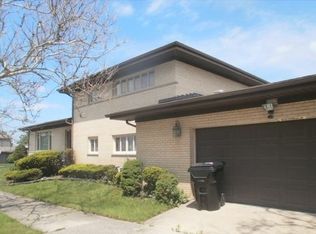 9133 S East End Ave, Chicago, IL 60617