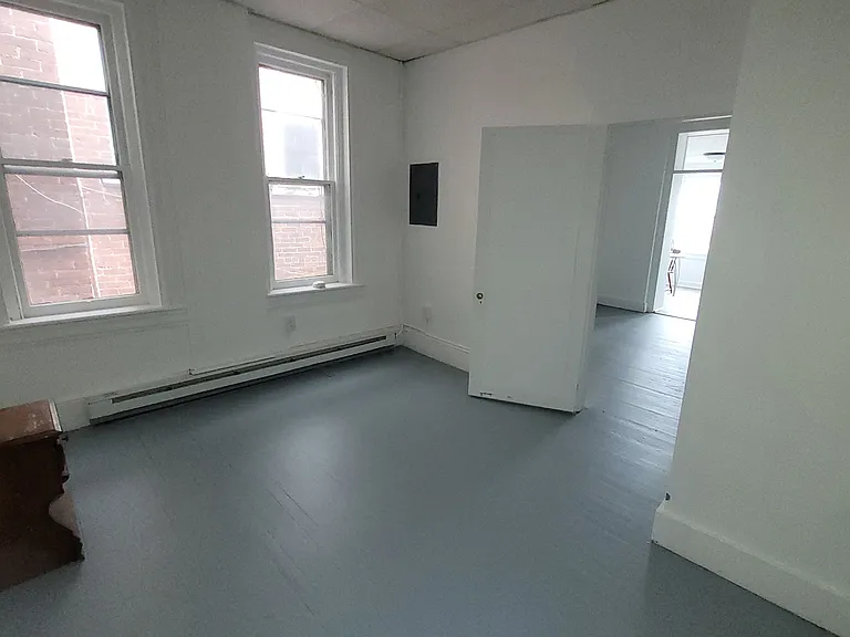 142 W Main St — Photo 3