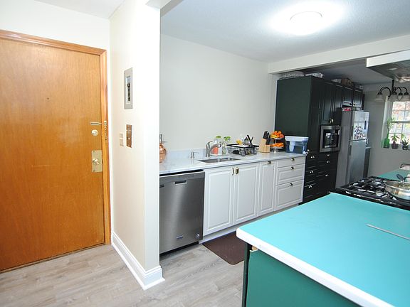 2nd image of 4 Louisburg Sq APT 11