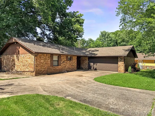 209 E Seneca St, Tahlequah, OK 74464