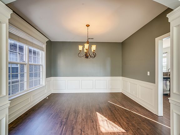 3rd image of 2469 Cason Ln