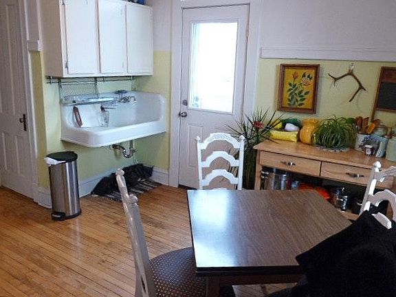 3rd image of 1647 W Beach Ave APT 2