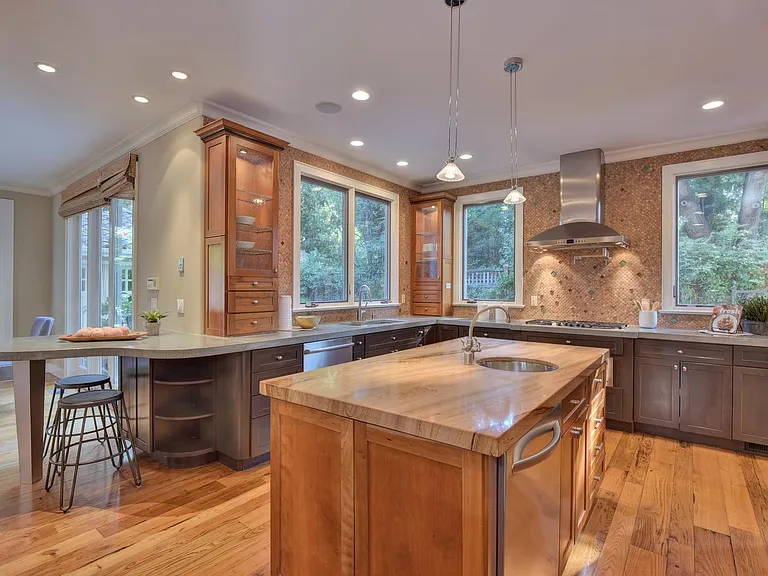1190 Willow Glen Way — Photo 16