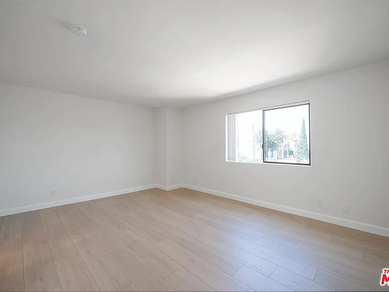 5327 Lexington Ave #B — Photo 20