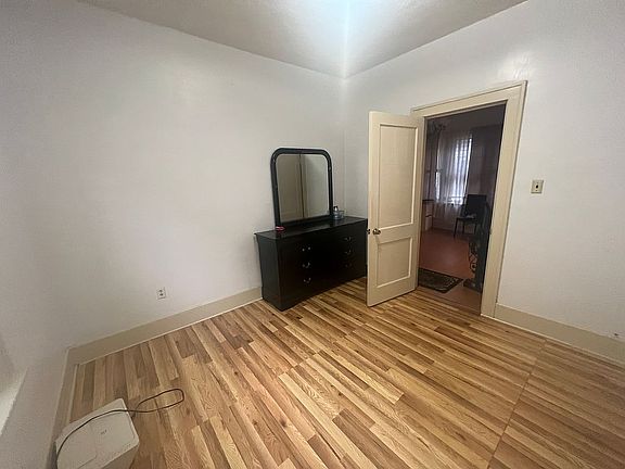 2nd image of 3901 Sobieski St