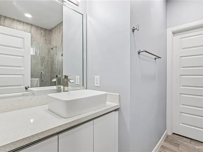1605 Angelina Dr #2 — Photo 6