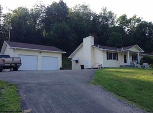 467 River Rd, Buckhannon, WV 26201