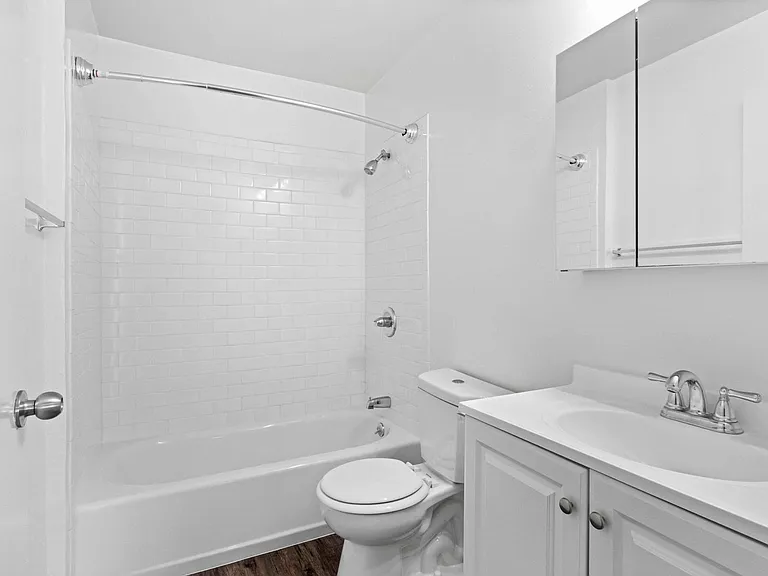 1725 Grismer Ave — Photo 15
