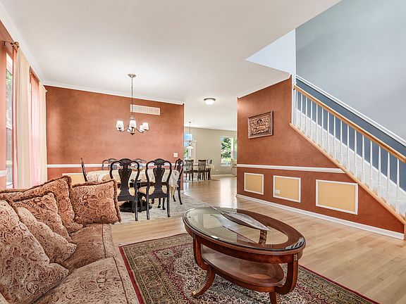 4th image of 1640 Rose Ln