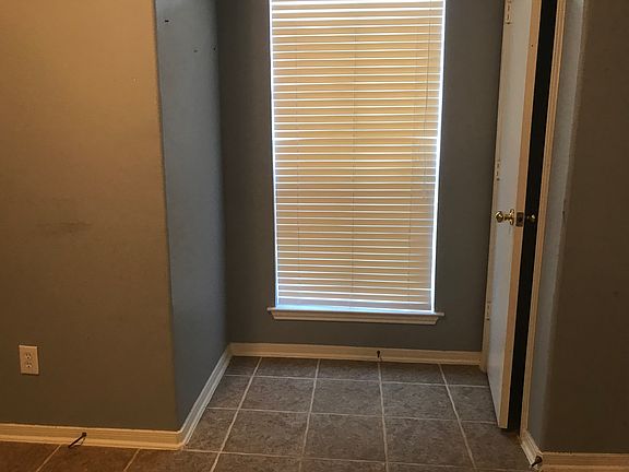 5th image of 22518 Old Church Ln