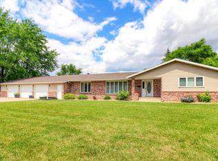 1016 Elizabeth Cir, Hawley, MN 56549