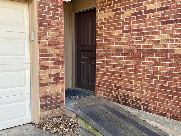 3rd image of 3104 Gwendolyn Ln