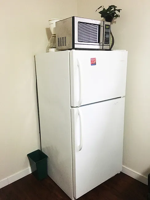 Studio, 200 sqft, $575 — Photo 4