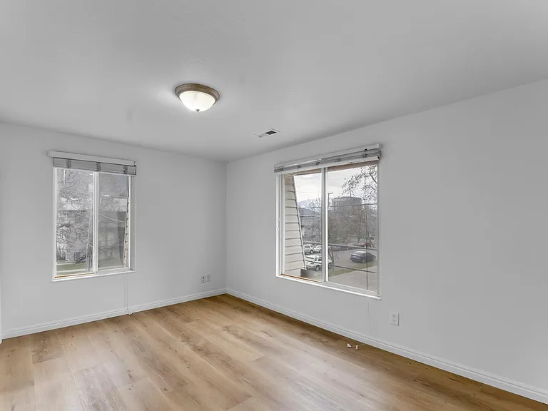 455 N 400 W #15 — Photo 7