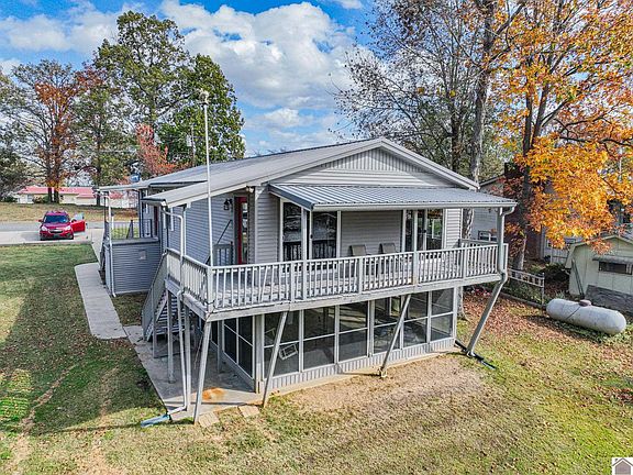 2nd image of 226 Lake Dr