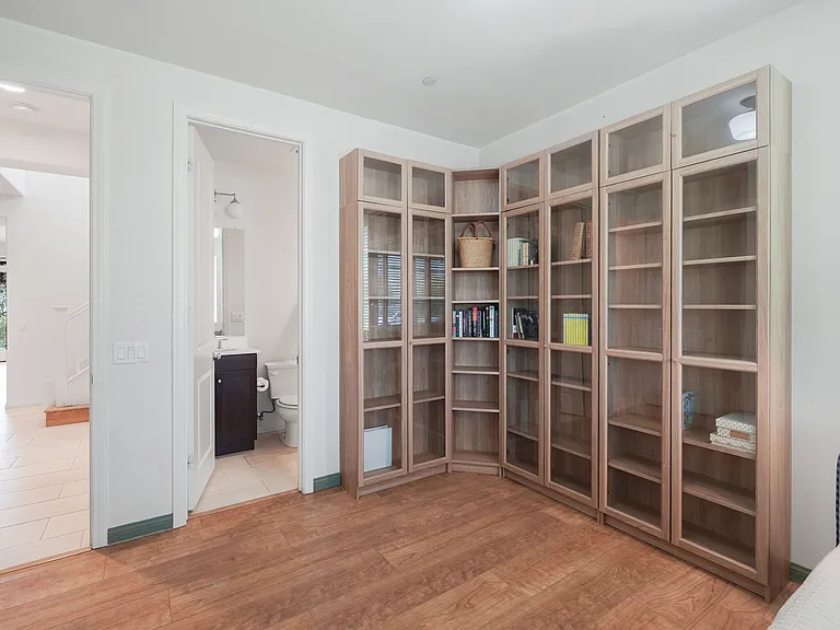 271 Rose St — Photo 10