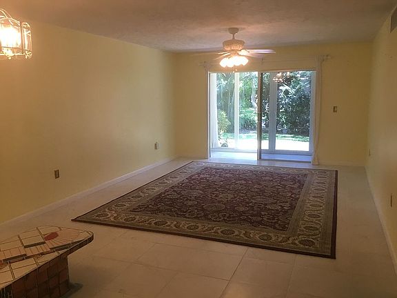 3rd image of 800 Coquina Ln