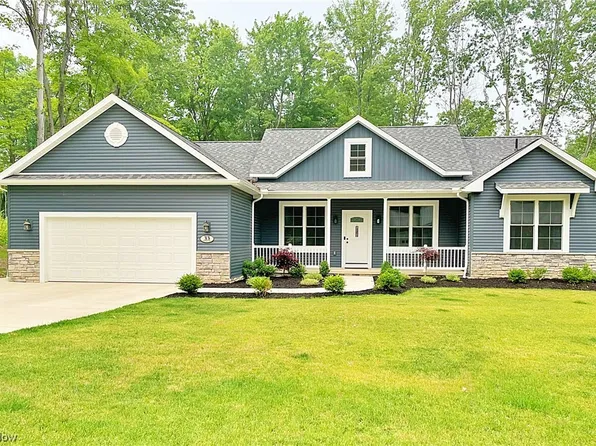 33 Foxwood Cir, Wakeman, OH 44889