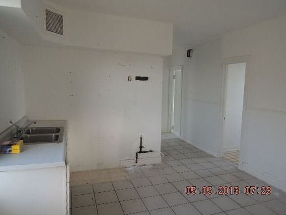 5th image of 4331 S Sacramento Ave