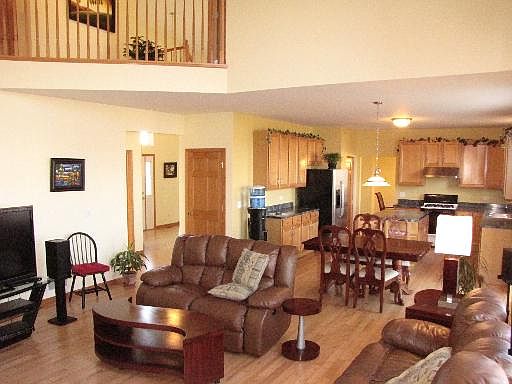 4th image of 11701 Wolf Creek Ln