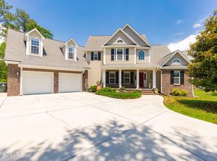 232 E Ivybridge Dr, Hubert, NC 28539