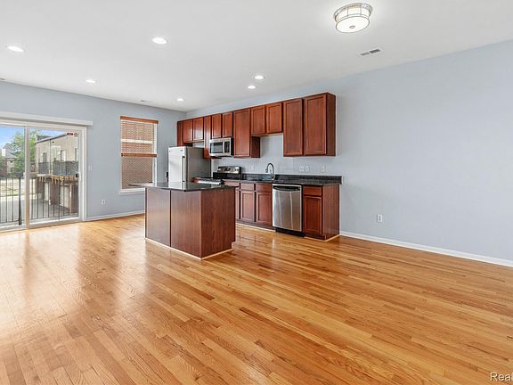 3rd image of 7733 Woodward Ave