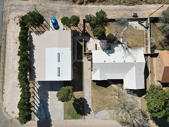 3rd image of 1015-1017 E Tascosa Ave