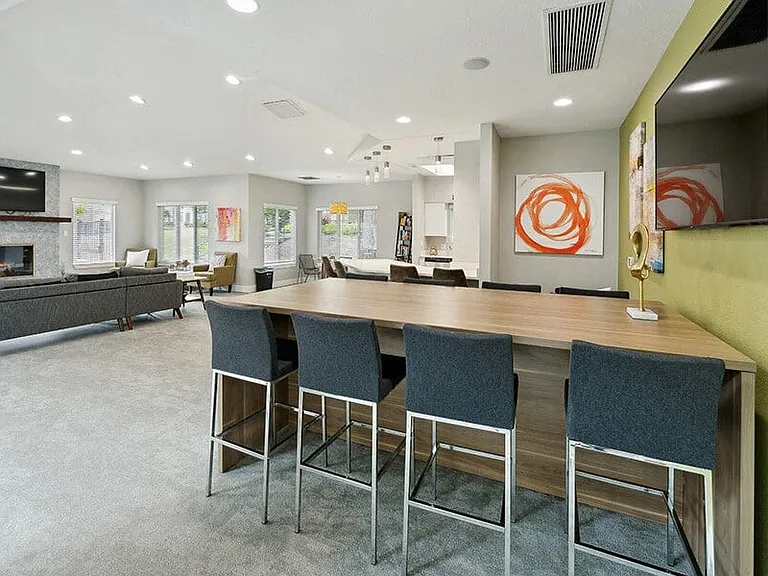 Club at Tanasbourne — Photo 16