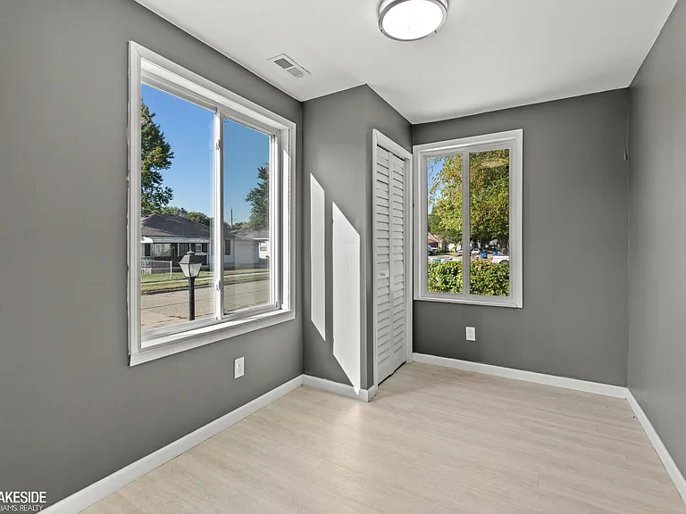 8281 Meadow Ave — Photo 9