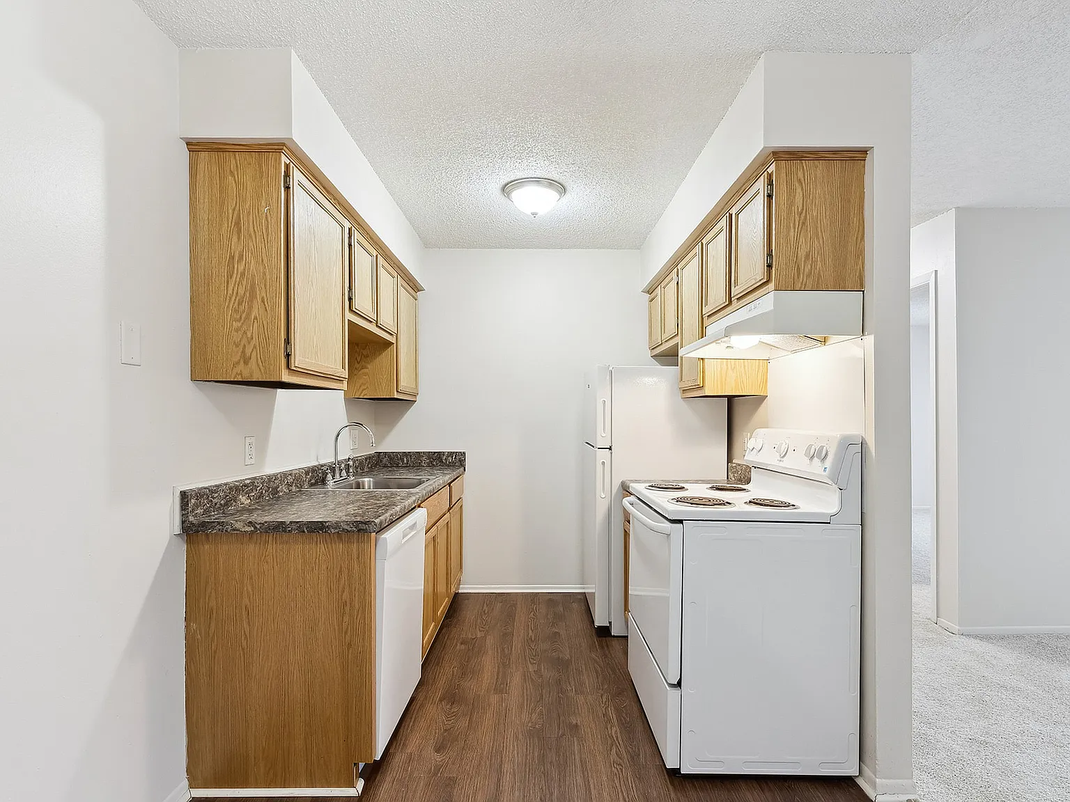 Clinton Manor Apartments — Photo 3